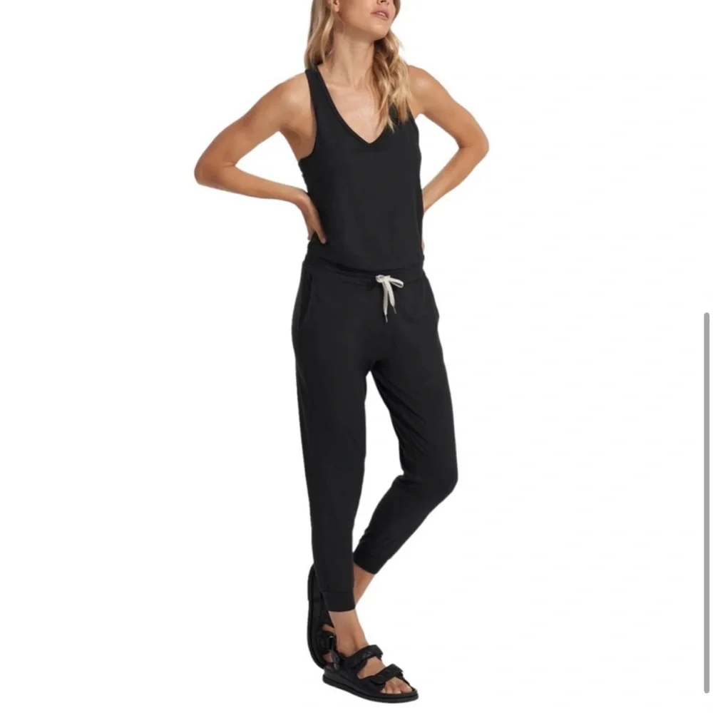 NWT Vuori lux jumpsuit Size M_4